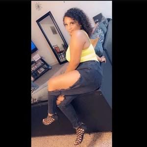 Meet your Posher, Desiree